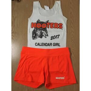 B63 Hooters Girl Worn Sexy Rare 2017 Calendar Girl Uniform Tank New Shorts Xs